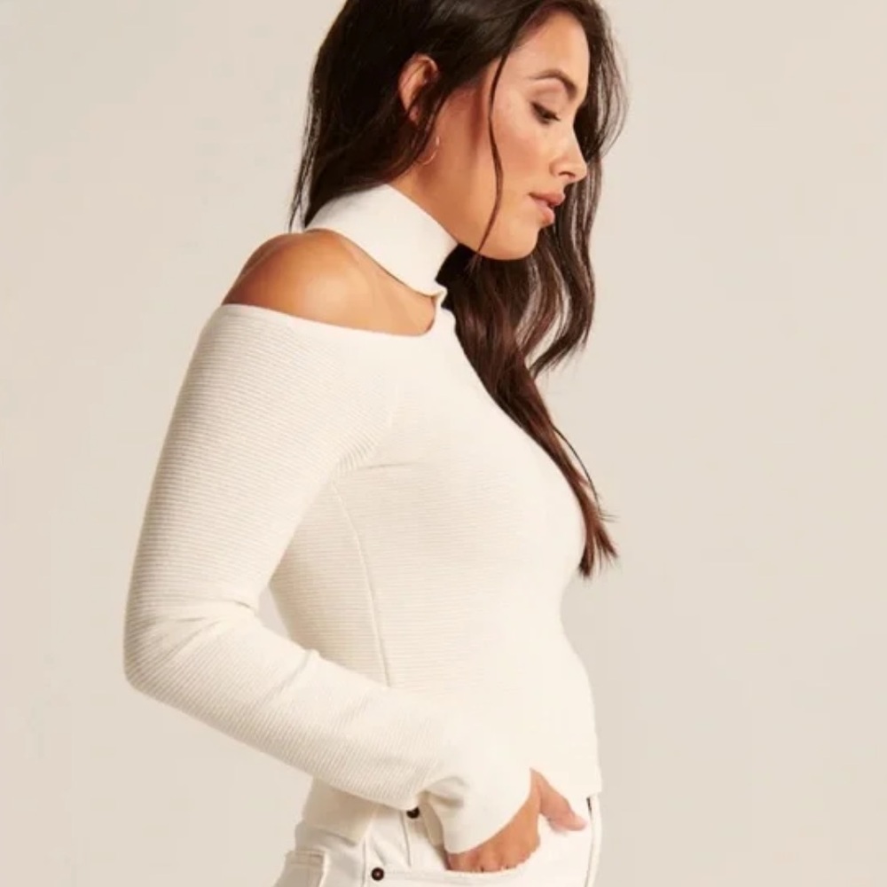 Abercrombie & Fitch LuxeLoft Cutout Slim Mockneck Sweater